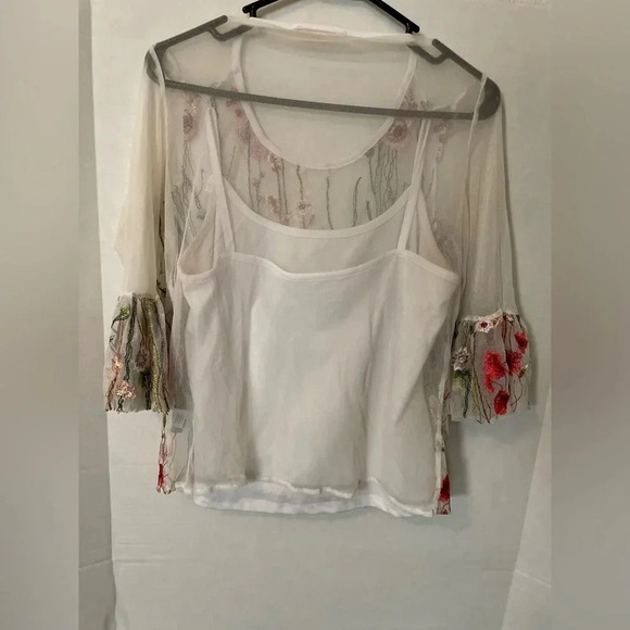 Grand and Greene sheer floral embroidered white blouse with bell sleeves size M - Picture 6 of 6